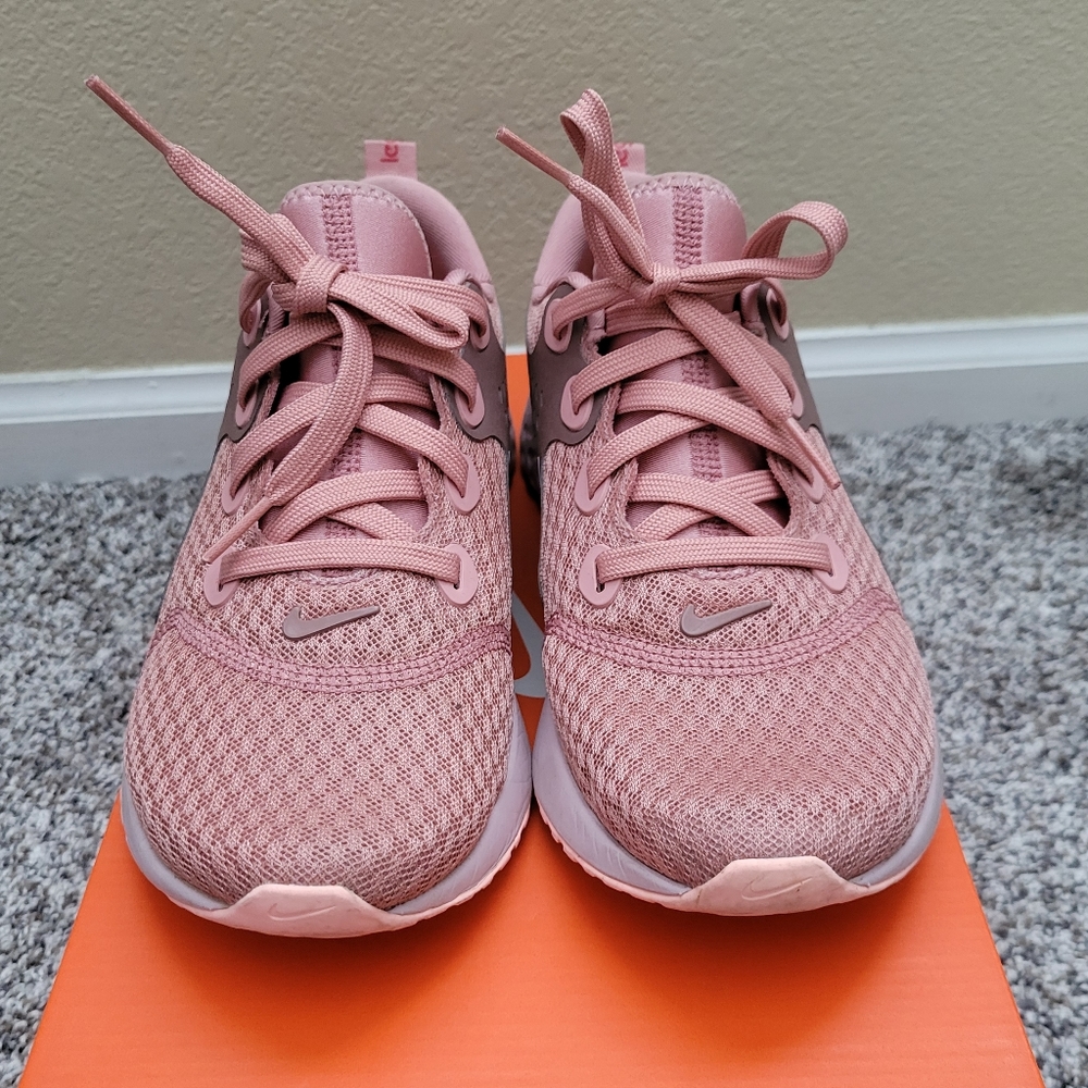 Nike Legend React
